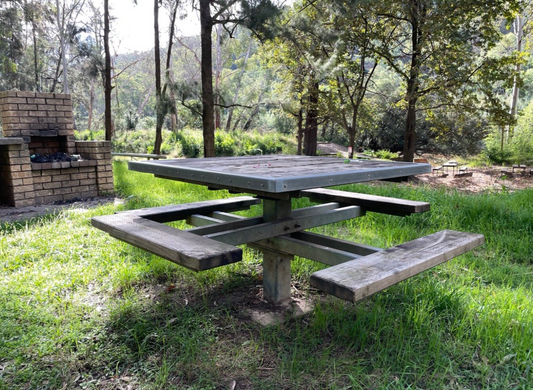 One legged Picnic Table