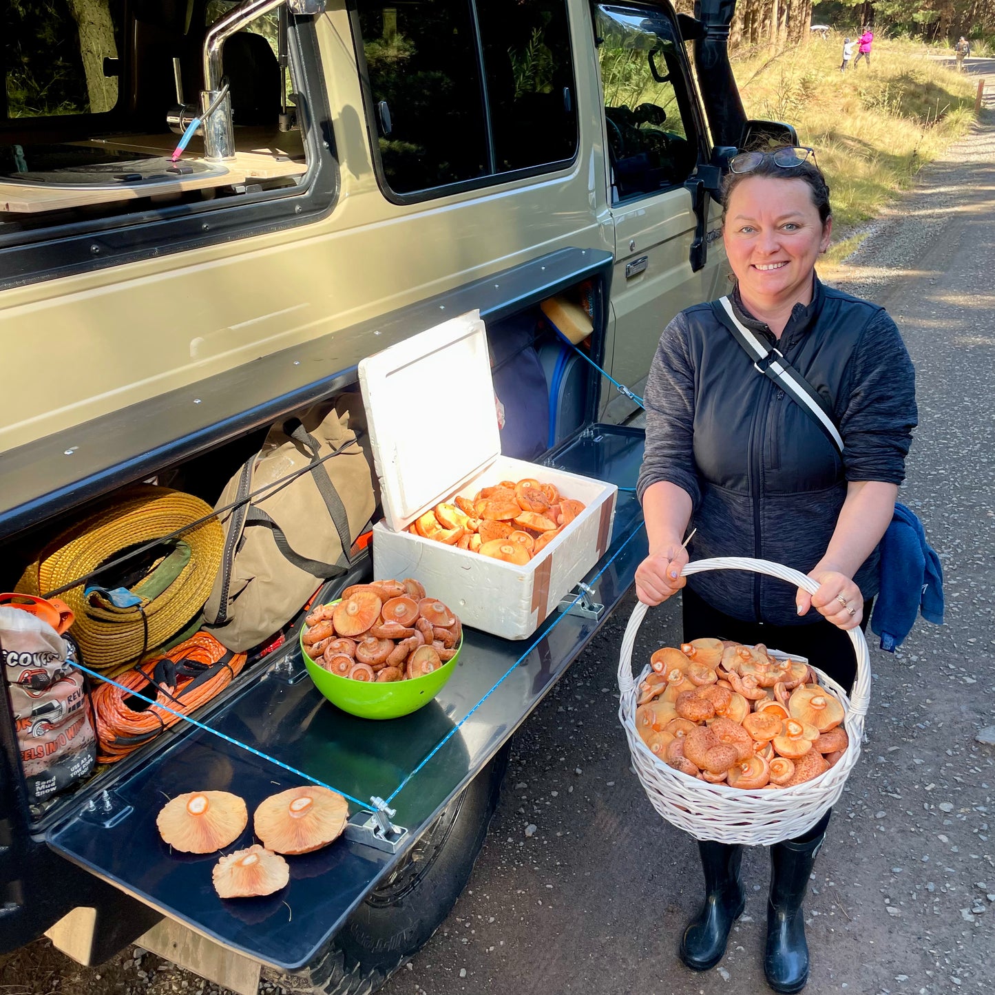 Cooka Cut'a (Mushroom Field Paring Knife with Brush)